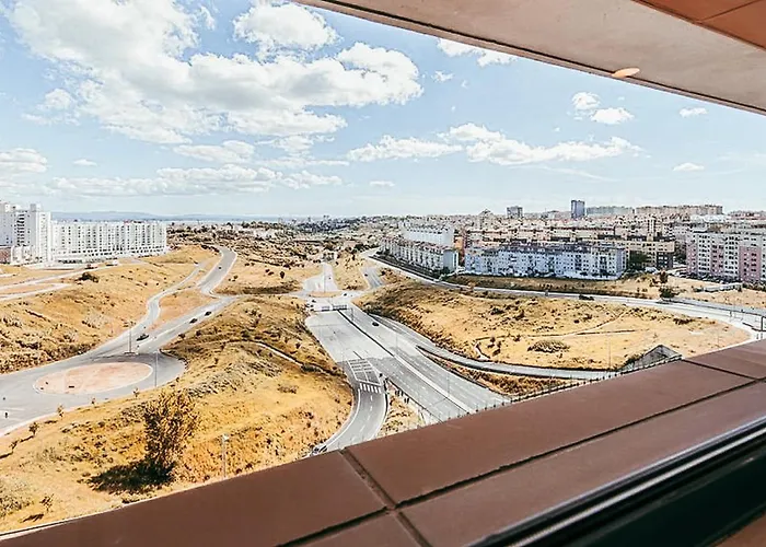 Trendy River View By Gthouse *