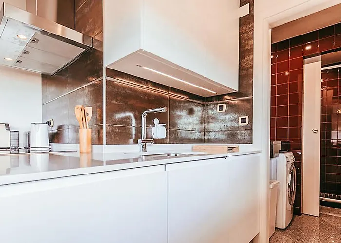 Trendy River View By Gthouse