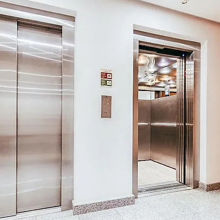 Trendy River View By Gthouse